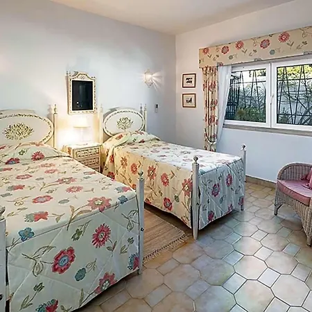 Sleeps 6 Pool Air Con Wifi *