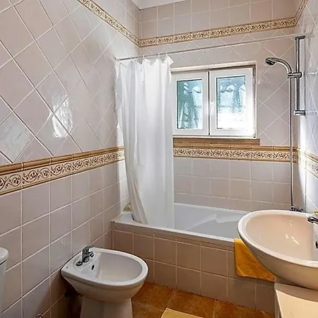 Sleeps 6 Pool Air Con Wifi * Lagos