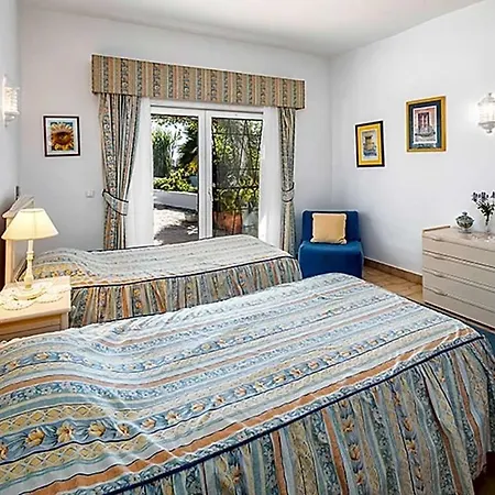 Sleeps 6 Pool Air Con Wifi *