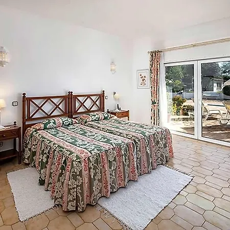 Villa Sleeps 6 Pool Air Con Wifi Lagos